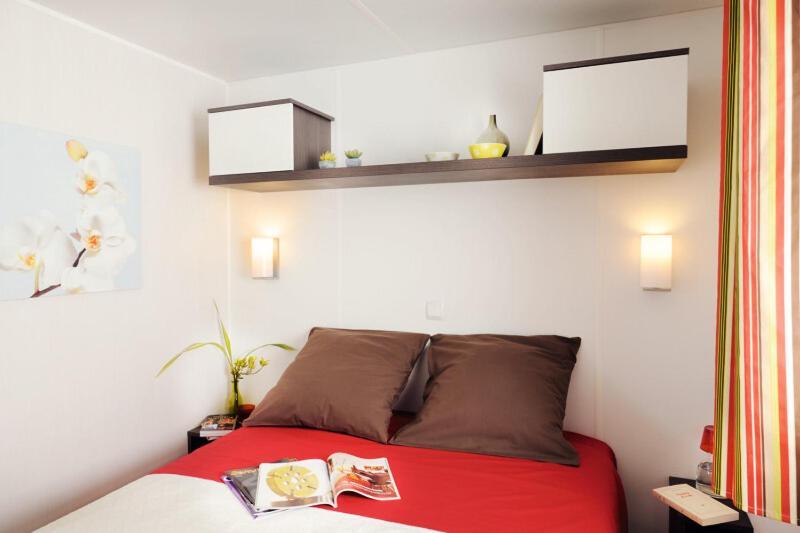 Camping De La Cote Des Legendes Brignogan-Plages Room photo